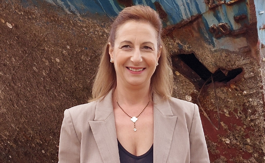 Katerina Fitsiou*: Women in SHEPPING